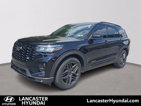 Used 2025 Ford Explorer ST AWD/4WD image 1