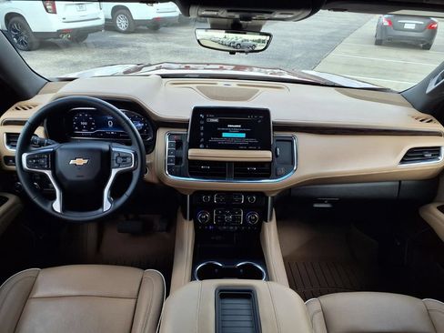 Certified 2024 Chevrolet Tahoe Premier w/ Premium Package AWD/4WD image 3