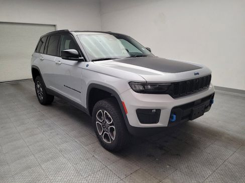 Used 2022 Jeep Grand Cherokee Trailhawk w/ Luxury Tech Group III AWD/4WD image 13