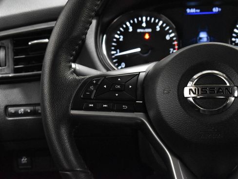 Used 2019 Nissan Rogue S image 7