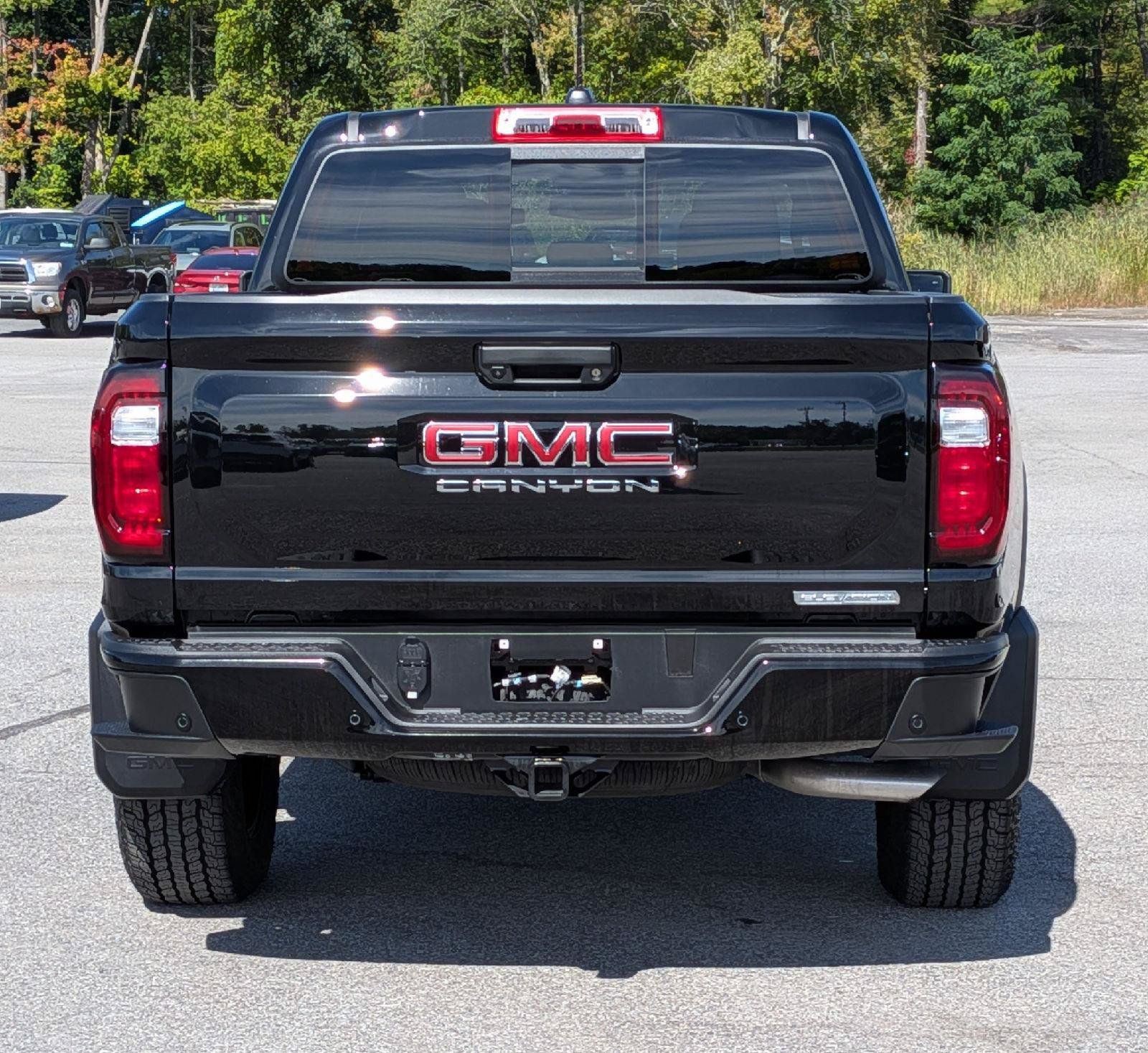 Used 2025 GMC Canyon Elevation w/ Convenience Package AWD/4WD image 9