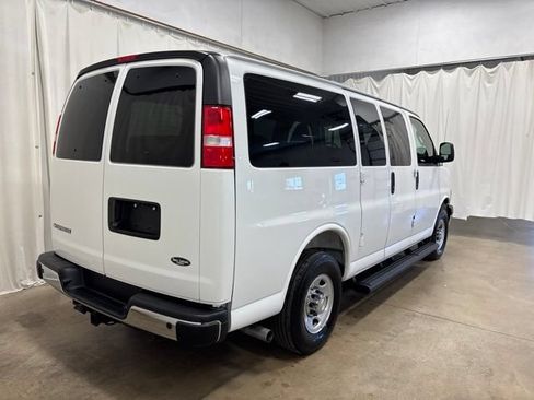 Used 2025 Chevrolet Express 2500 LT w/ LT Preferred Equipment Group RWD image 3