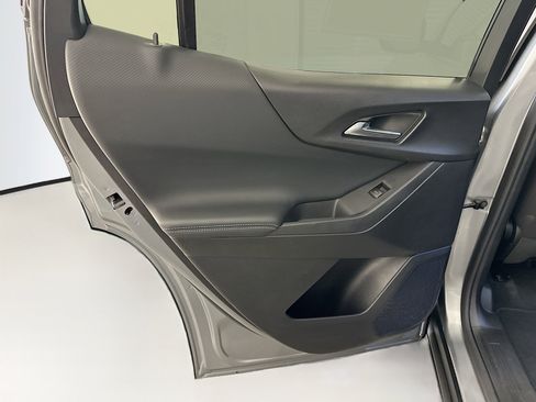 Used 2025 Chevrolet Equinox LT image 27