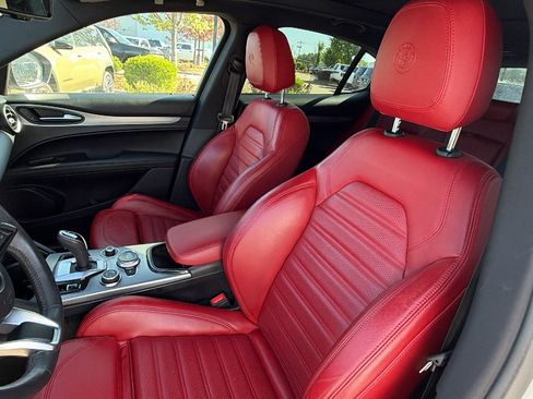 Used 2025 Alfa Romeo Stelvio Sprint w/ Veloce Package AWD/4WD image 20