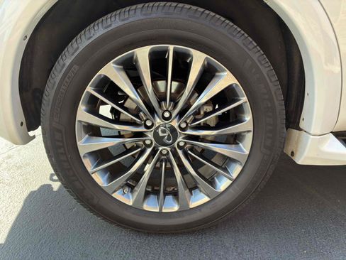 Used 2018 INFINITI QX80 4WD w/ Driver Assistance Package image 14