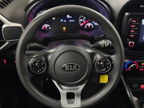 Used 2020 Kia Soul LX FWD image 2