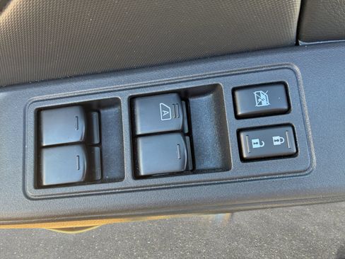 Used 2024 Nissan Frontier SV w/ Technology Package AWD/4WD image 27