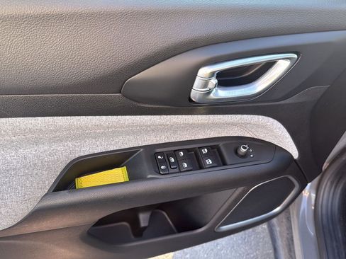 Used 2023 Jeep Compass Latitude image 11