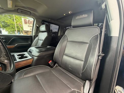 Used 2019 Chevrolet Silverado 2500 High Country w/ Duramax Plus Package AWD/4WD image 13