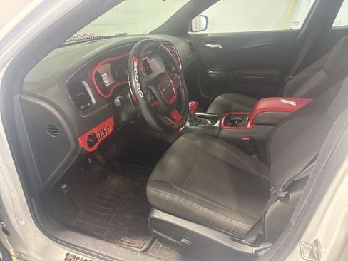 Used 2018 Dodge Charger SXT w/ Blacktop Package RWD image 12