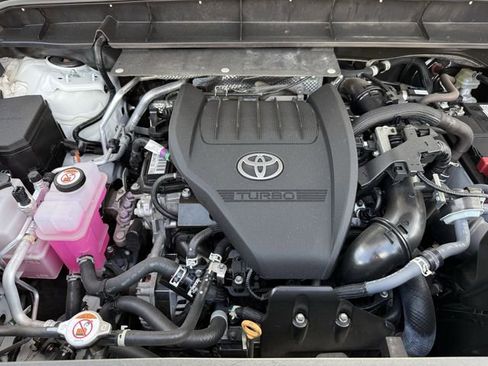 Used 2023 Toyota Highlander LE image 35