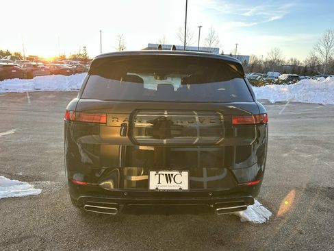 New 2026 Land Rover Range Rover Sport Dynamic SE AWD/4WD image 6