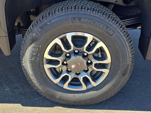 New 2026 GMC Sierra 2500 SLT w/ SLT Premium Package image 31