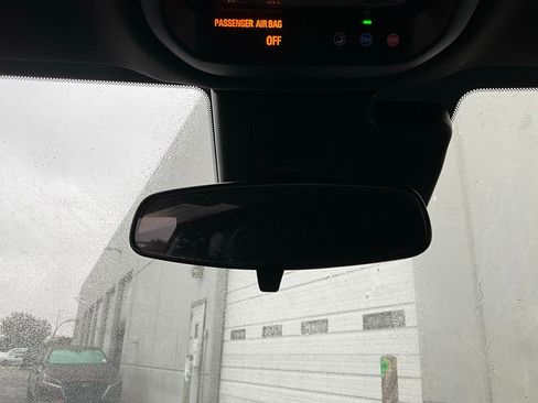 Used 2025 Buick Envista Sport Touring image 17