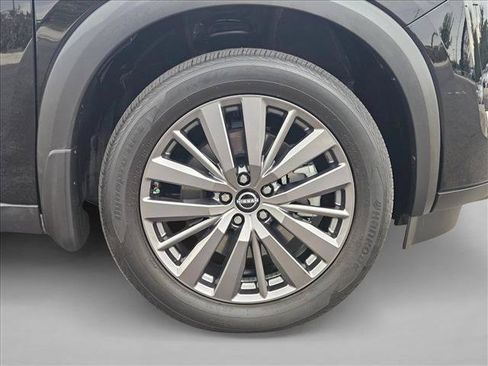 Used 2024 Nissan Pathfinder SL w/ SL Premium Package FWD image 4