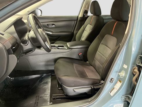 Used 2025 Nissan Sentra SR FWD image 20