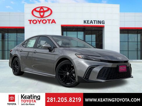 New 2026 Toyota Camry SE image 1