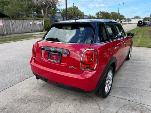 Used 2019 MINI Cooper 4-Door Hardtop w/ Signature Upholstery Package image 11