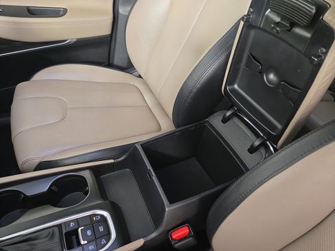 Used 2020 Hyundai Santa Fe Limited image 32
