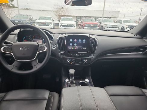 Used 2023 Chevrolet Traverse LT w/ Midnight/Sport Edition image 11