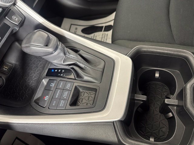 Used 2024 Toyota RAV4 LE AWD/4WD image 16