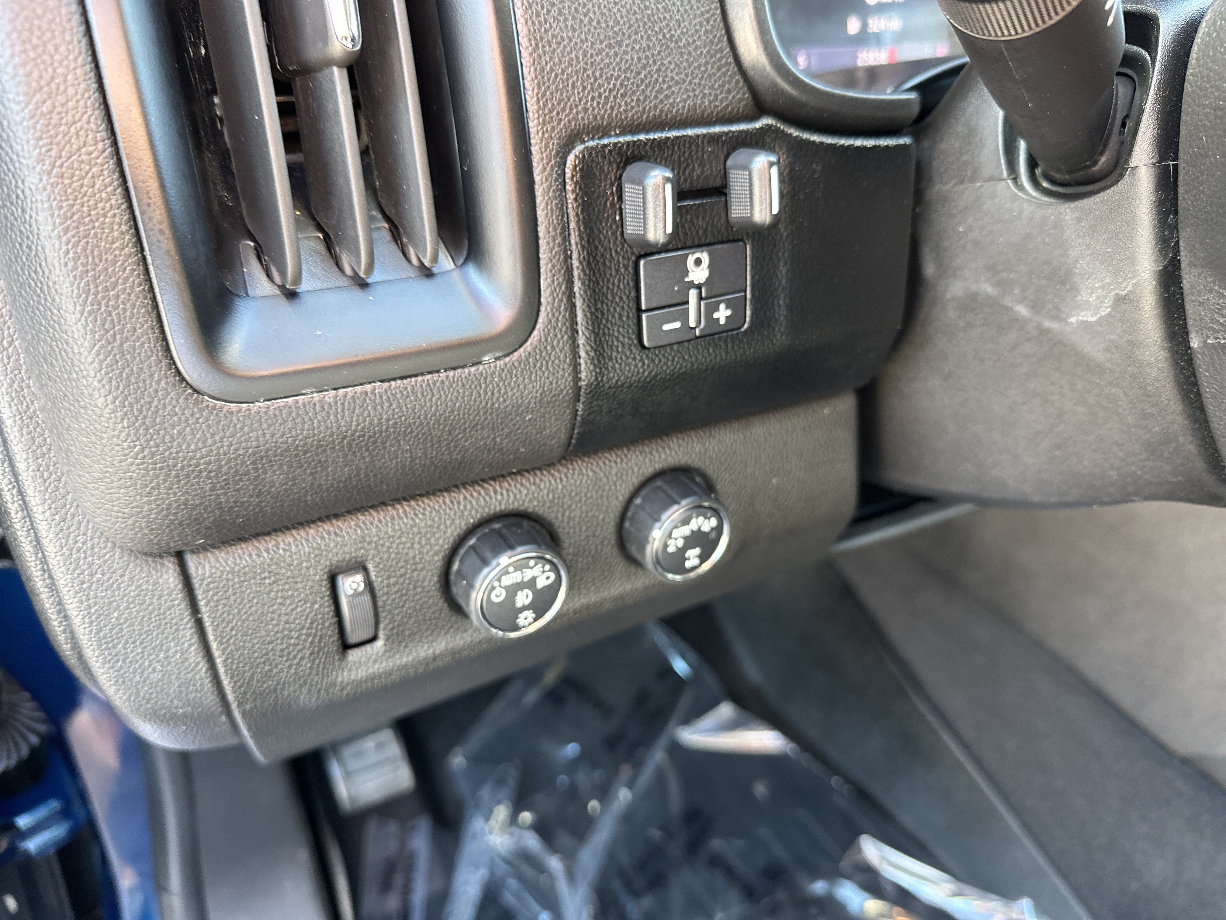 Certified 2019 Chevrolet Colorado LT w/ LT Convenience Package AWD/4WD image 9