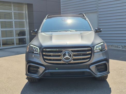 Used 2024 Mercedes-Benz GLS 580 4MATIC image 9