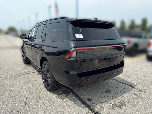 New 2027 Lincoln Navigator Reserve w/ Jet Appearance Package AWD/4WD image 8