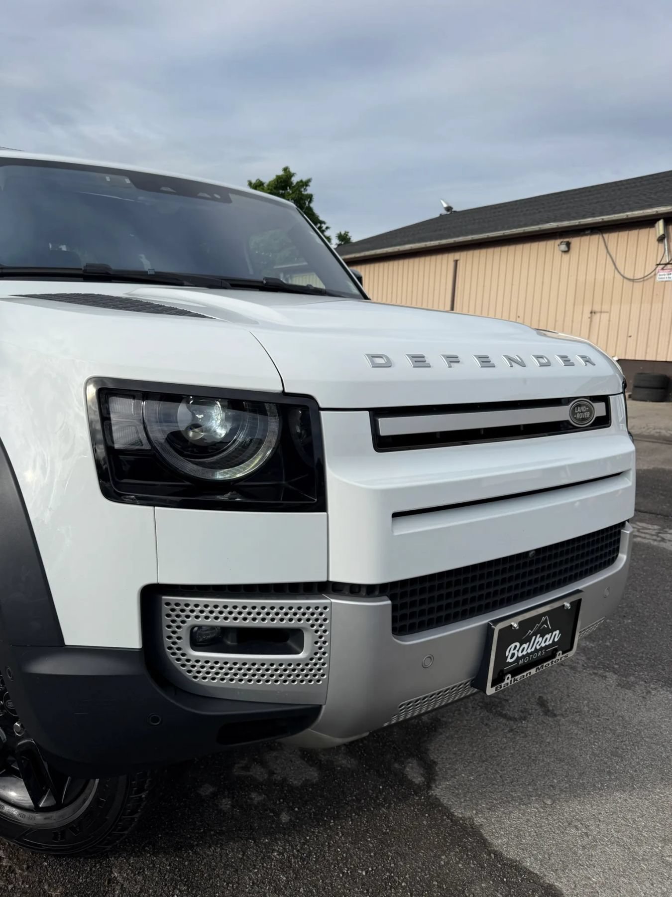 Used 2020 Land Rover Defender 110 SE AWD/4WD image 3