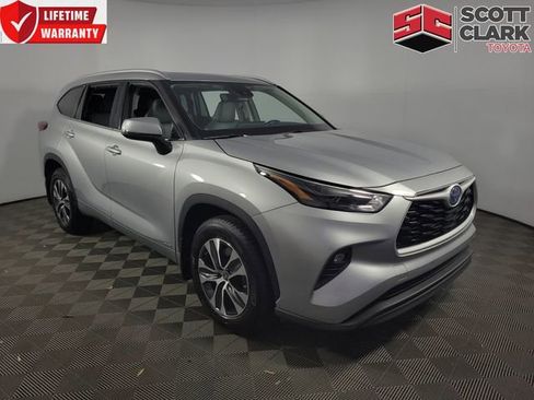 Used 2022 Toyota Highlander XLE image 1