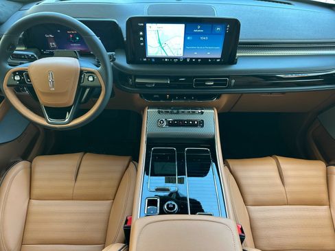 New 2026 Lincoln Aviator Black Label w/ Black Label Special Edition AWD/4WD image 12