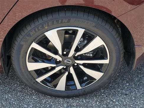 New 2025 Nissan Sentra SV w/ SV Premium Package image 30