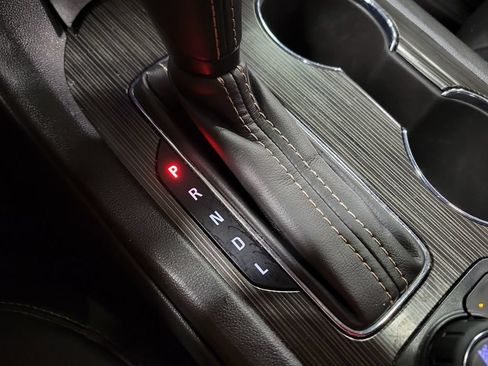 Used 2019 GMC Acadia SLT FWD image 19
