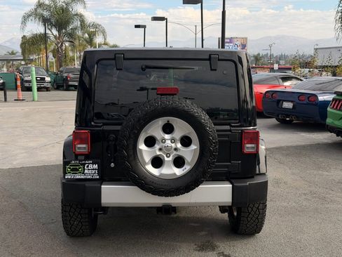 Used 2014 Jeep Wrangler Unlimited Sahara w/ Max Tow Package image 10