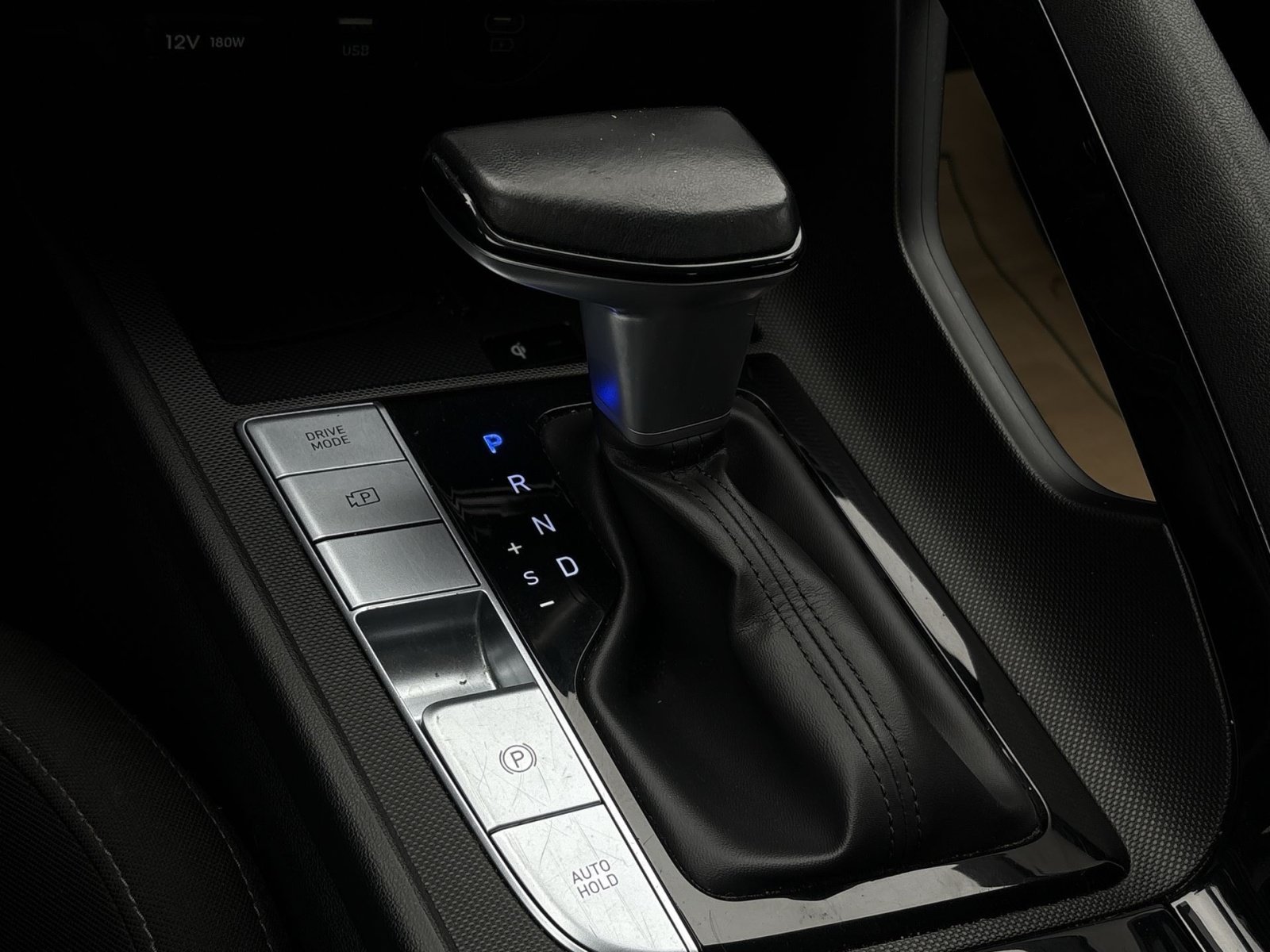 Certified 2025 Hyundai Elantra SEL FWD image 18