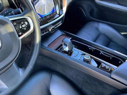 Used 2024 Volvo S60 B5 Plus image 19