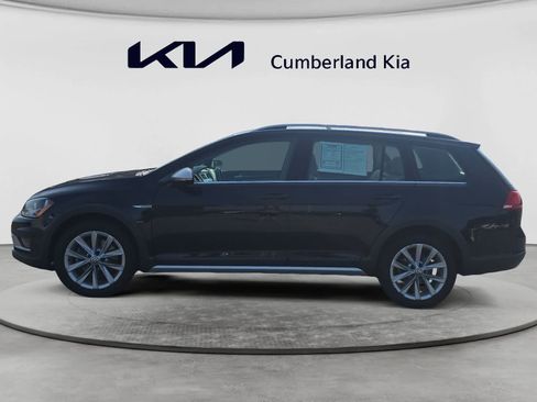 Used 2017 Volkswagen Golf Alltrack SE AWD/4WD image 2