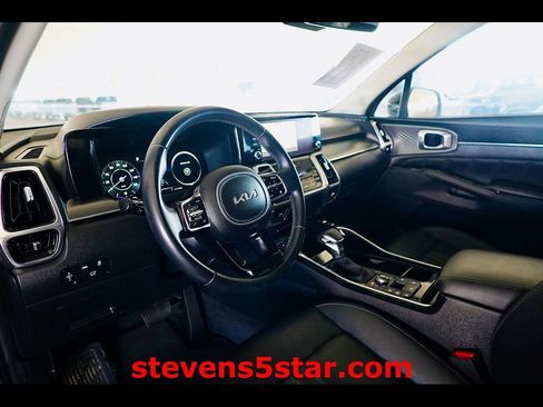 Used 2023 Kia Sorento SX AWD/4WD image 6