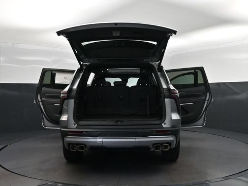 New 2026 Chevrolet Traverse LT w/ Sun and Wheel Package FWD image 51