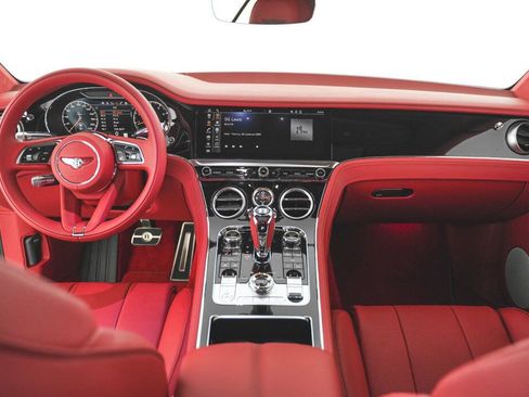 Used 2024 Bentley Continental GT image 3
