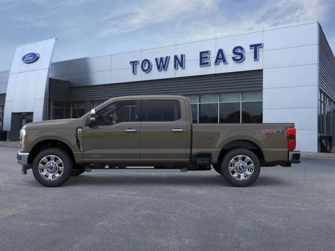 New 2026 Ford F250 Lariat w/ Chrome Package image 3