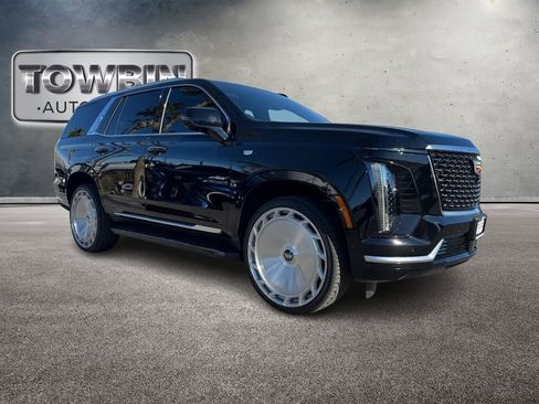 Used 2025 Cadillac Escalade Premium Luxury AWD/4WD image 2