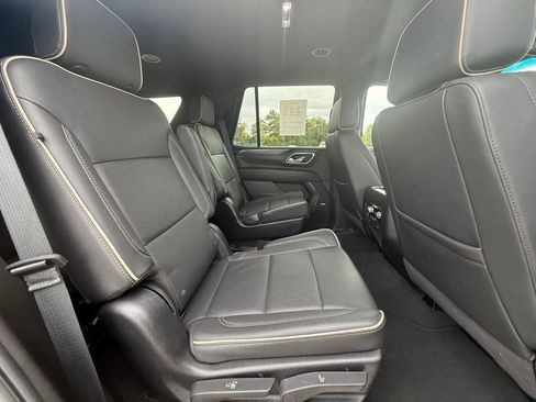 Used 2024 GMC Yukon SLT image 24