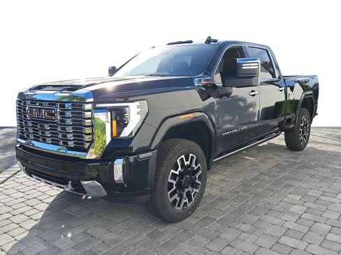New 2026 GMC Sierra 2500 Denali w/ Denali Reserve Package image 3