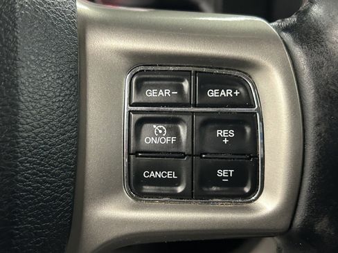 Used 2017 RAM 1500 Laramie image 23