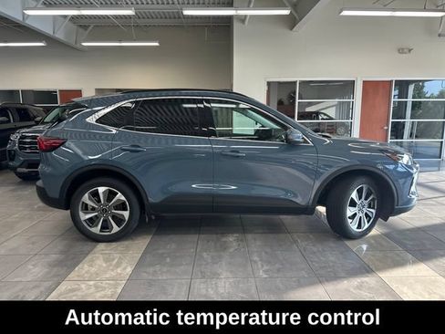 Used 2023 Ford Escape Platinum AWD/4WD image 9