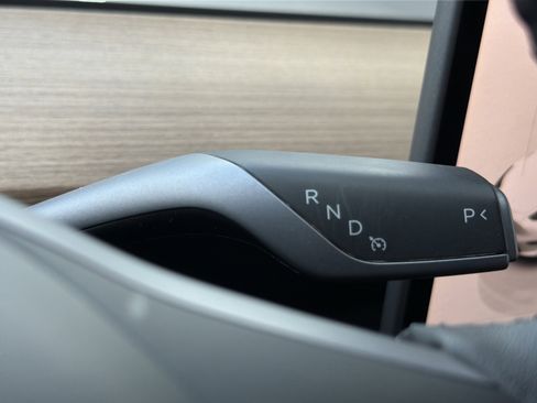 Used 2023 Tesla Model Y Long Range AWD/4WD image 44