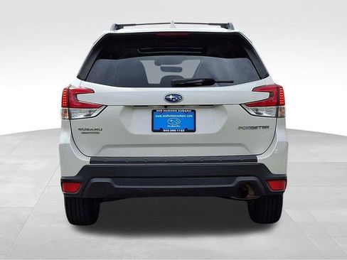 Used 2021 Subaru Forester Premium image 5