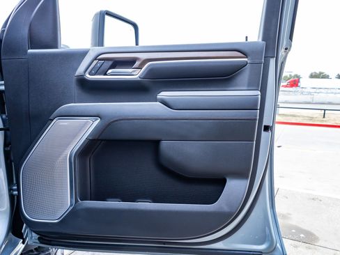 Used 2024 Chevrolet Silverado 3500 High Country w/ High Country Premium Package image 37