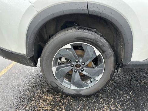 Used 2025 Nissan Rogue SV image 8